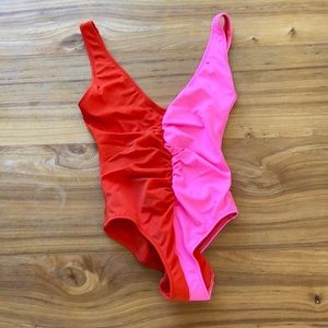 Nwt Solid & Steiped Lucia in hot lava